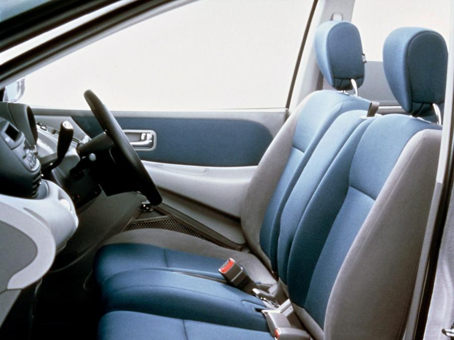  Nissan Tino 1998 года  (фото 6 из 6)